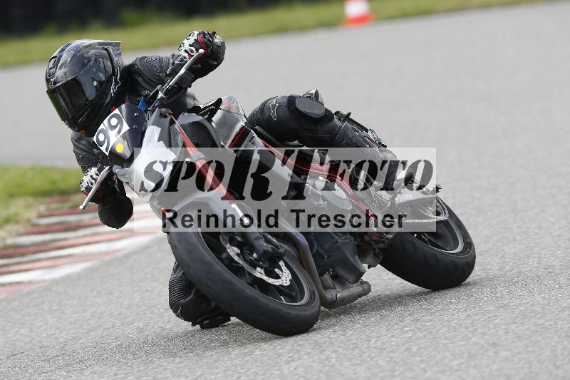 /Archiv-2025/09 22.04.2025 Cornu Master School ADR/rot-rouge/99